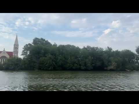 Great fishing spot and lakeside view!