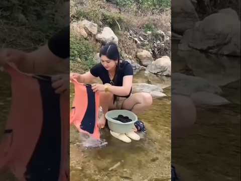 Buat yang butuh hiburan, video lucu ini siap bikin ngakak! Siap-siap ketawa sampai sakit perut 😄✨