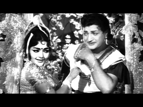 Pidugu Ramudu Songs - Manase Vennelaga - Rama Rao, Rajasree - Ganesh Videos