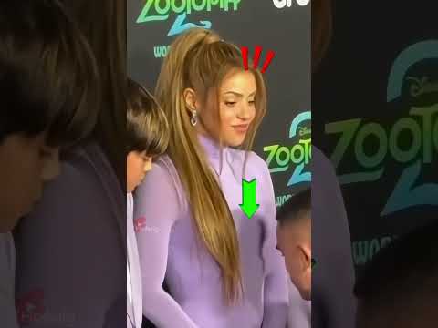 Jennie's stylist was very respectful while adjusting her outfit!!😍😍 #blackpink