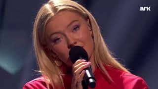 Astrid S -  &quot;Think Before I Talk&quot; - LIVE hos LINDMO
