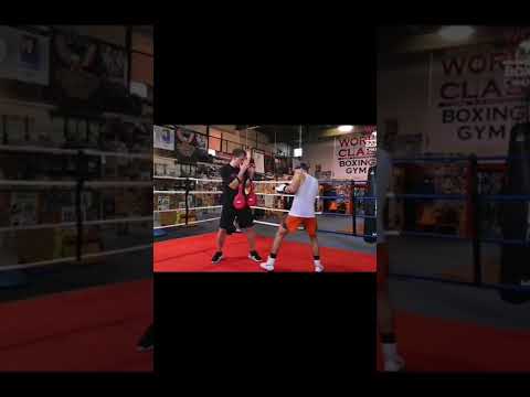How to feint the right hand to set up a left hook to the head. #feint #righthand #lefthook
