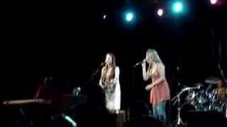 Susan Tedeschi with Sonya Kitchell - Angel From Montgomery