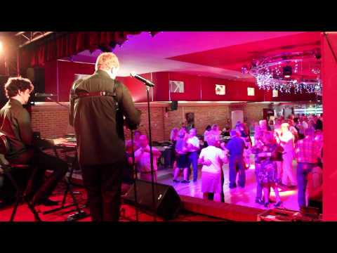 download lagu mp3 mp4 Palais De La Danse, download lagu Palais De La Danse gratis, unduh video klip Palais De La Danse