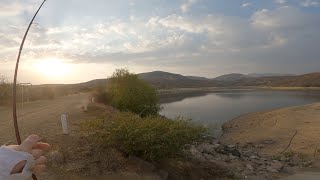 Un japonés pesca lobinas en Leon Guanajuato