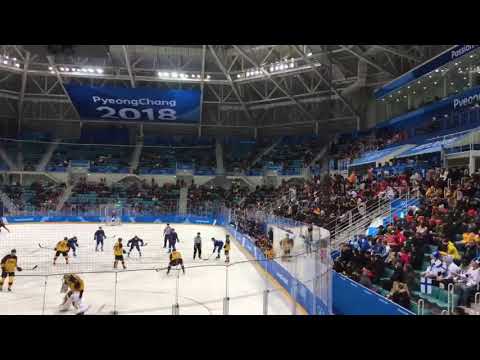 [Winter Olympics 2018] EXO Dancing King played during Ice Hockey match