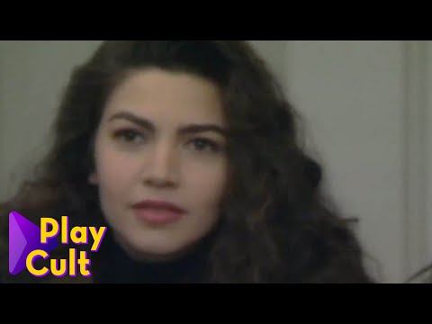 SCHERZO A CRISTINA D'AVENA - Scherzi a parte 1993 | Mediaset Play Cult
