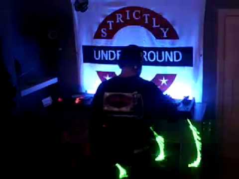 Cyberdog V Worzal Acid battle on the 1210's Strictly Underground style