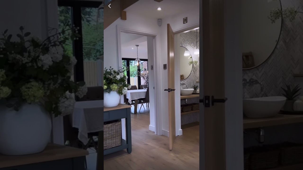 Modern Farmhouse Home Tour! Do you like the interior design on this home? #modernfarmhouse