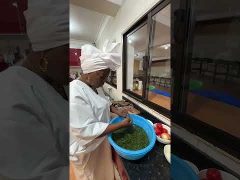 FUMBUA MODA TIA LINA