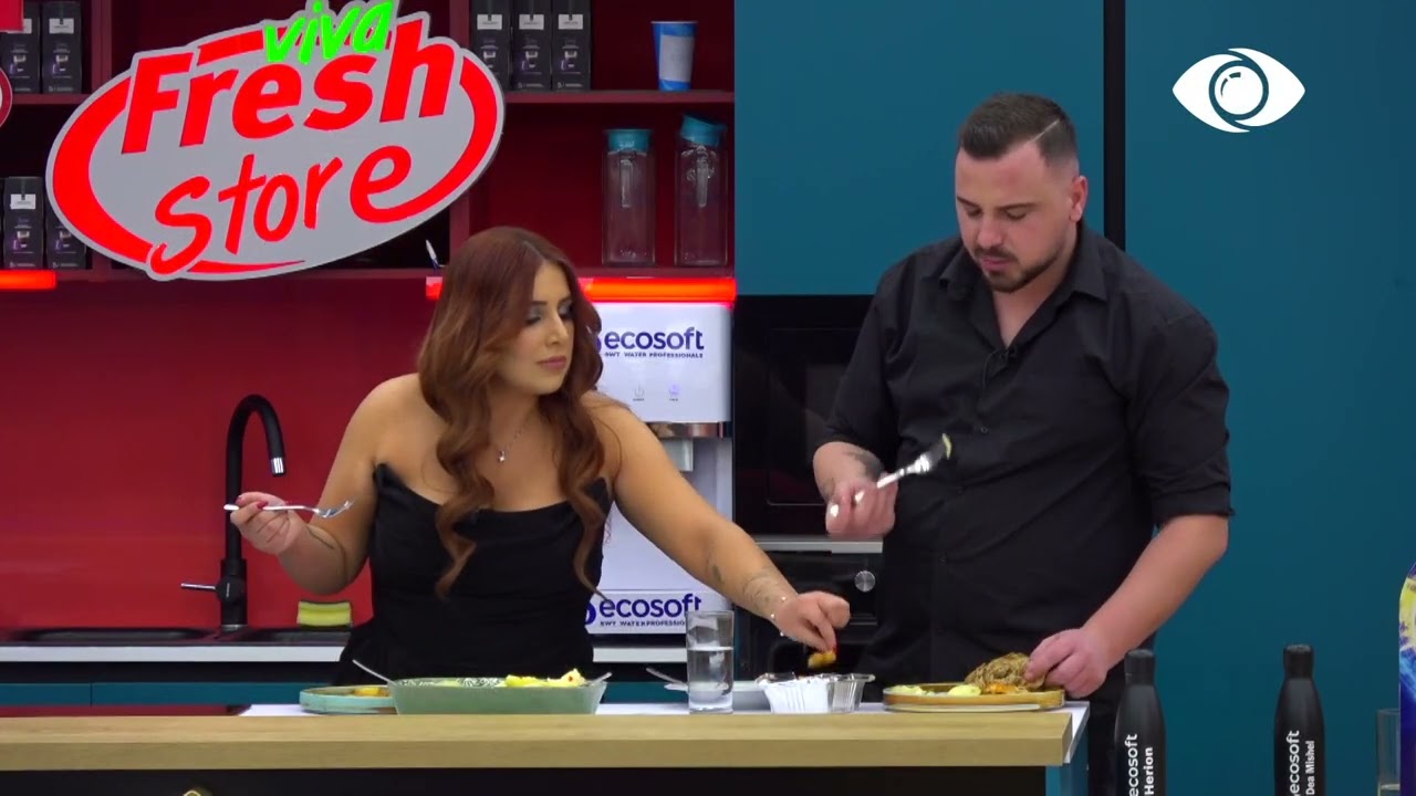 Si ma mohon sy më sy/Tea bisedon me Ronaldon