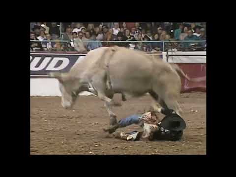 Slingshot bucks Justin McBride - 99 PBR Albuquerque