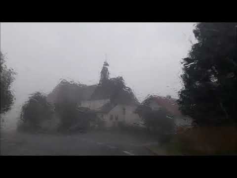 11.08.2020 - Abendliches Wärmegewitter mit Platzregen, kleinem Hagel und Funnelcloud