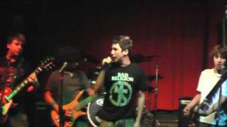 Declaring Insanity (Live) - Change My Mind (Pennywise Cover)