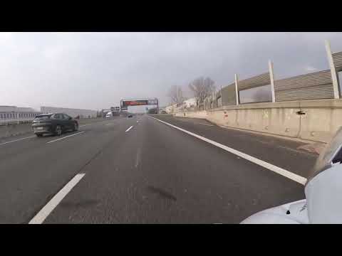 HBD Highway italy A8 - invasione di corsia pericolosa senza motivo 28/12/22