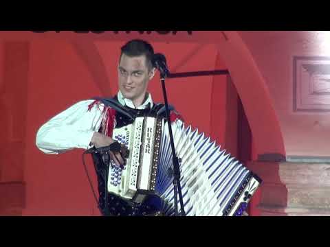 Ansambel Upanje - Pri Čuježu (v živo)