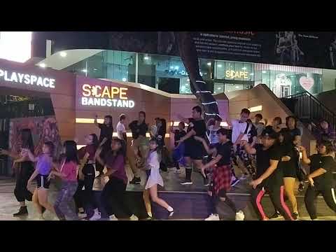 Kpop Dance Off Vol 109: Everglow - Bon Bon Chocolat