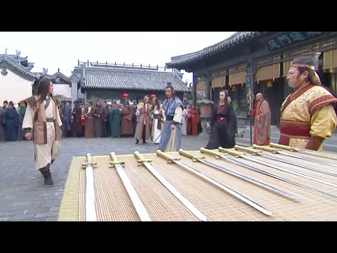 Tiểu Tử Dùng 10 Thanh Kiếm Dạy Dỗ 2 Cao Thủ Hoa Sơn Láo Cá Bài Học Nhớ Đời | Mọt Phim Trung Quốc