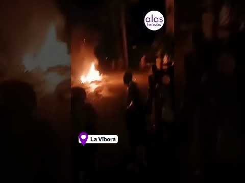 Fuego, barricadas y cacerolazos: estallan protestas en La Víbora y el Cerro contra el régimen