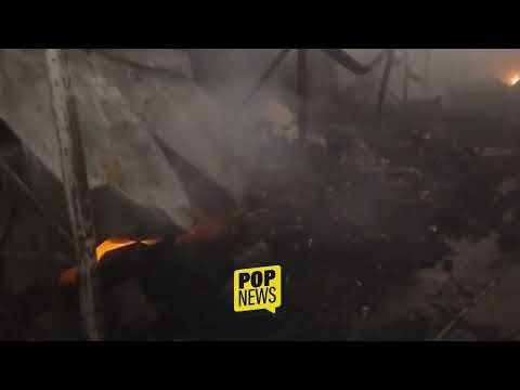 Bombeiros combatem incêndio de grande proporção em supermercado em Santa Cruz de Minas