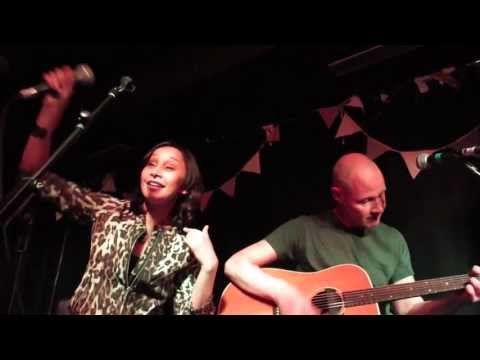 Echobelly (acoustic) - Great Things (Surya, London, 12/06/2013)