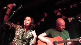 Echobelly (acoustic) - Great Things (Surya, London, 12/06/2013)