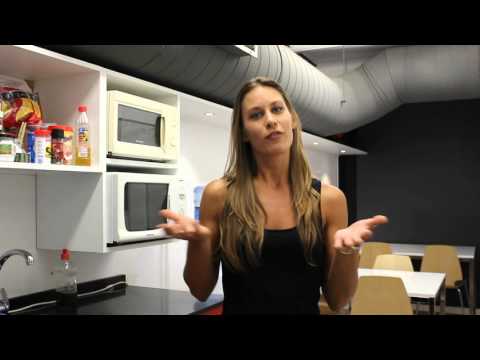 A tour of Oxford TEFL Barcelona's facilities with Erica