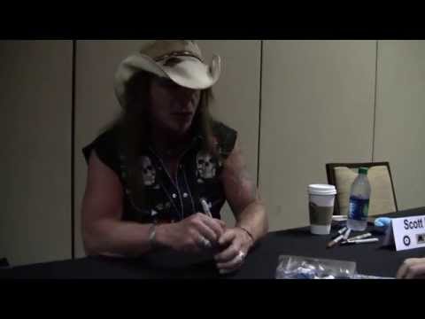 Metrocon 2015: Scott McNeil Signing