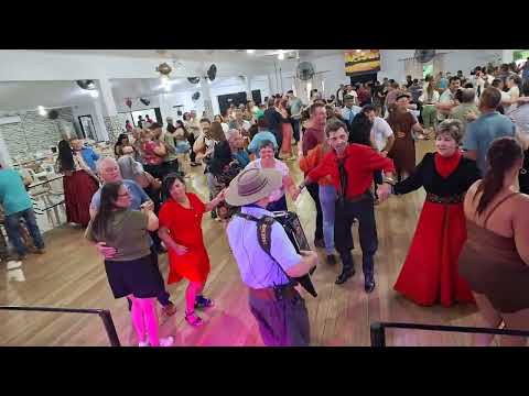 Final de Matine no clube Rancho Alegre em Laranjeiras do Sul Paraná(com marcos e margarida)