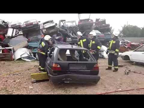 Roncsok Gyulán: tűzoltók gyakorlatoztak 1. rész