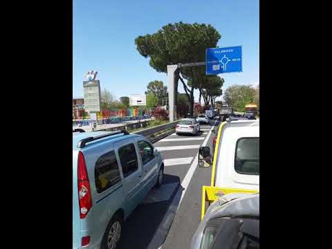 Virale... follia sulla Toscanella a Napoli e circumvesuviana esterna a MELITO DI NAPOLI...