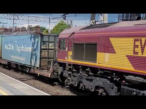 4M25 - DB66s - 66015 standing in for the Team Red Skodas with 90035 back at Crewe IEMD being fixed