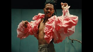 Jeangu Macrooy Ft Pete Philly - : A Little Greener video