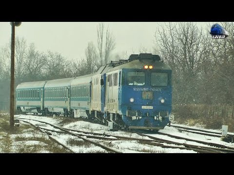 060-DA1 62-0693-7 & Jimmy 64-1125-5 in Zăpadă/Snow in Gara Oradea Station  - 11 January 2019