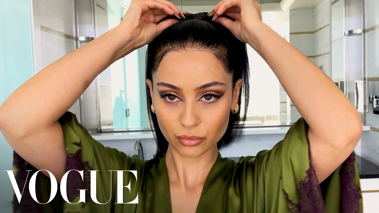Euphoria’s Alexa Demie Shares Her ’90s Glam Tutorial | Beauty Secrets | Vogue
