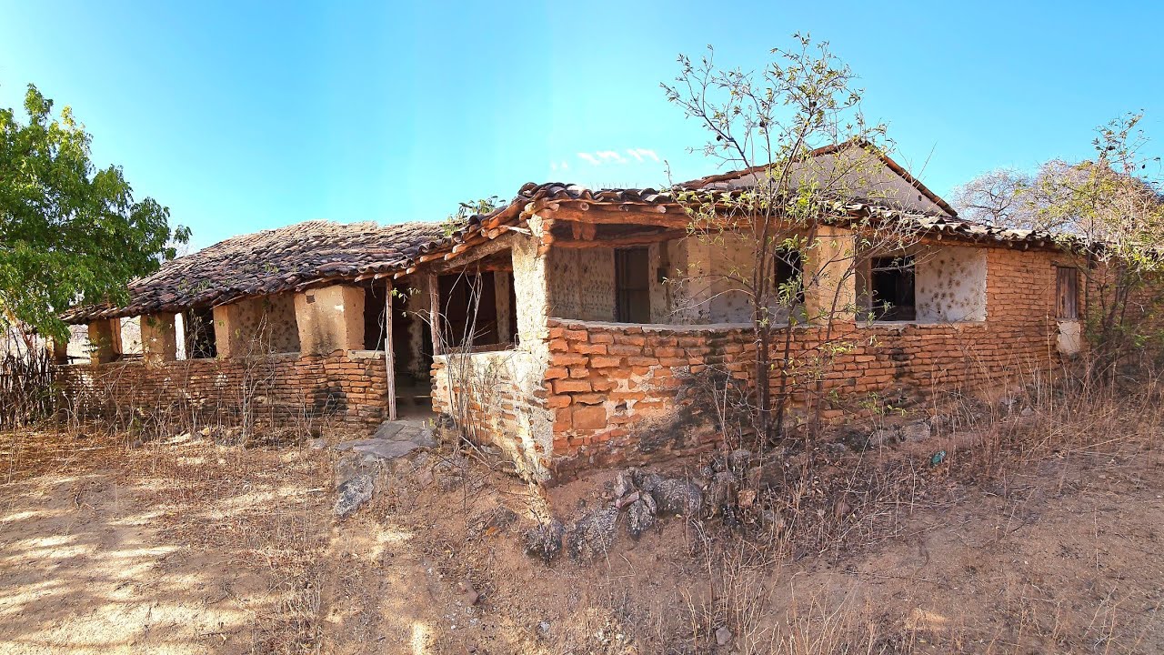 O CASARÃO É UM CEMITERIO NO QUINTAL O QUE VIMOS NO CASARÃO TEM 200 ANOS 👀 MUNICÍPIO DE MIRAIMA CE,