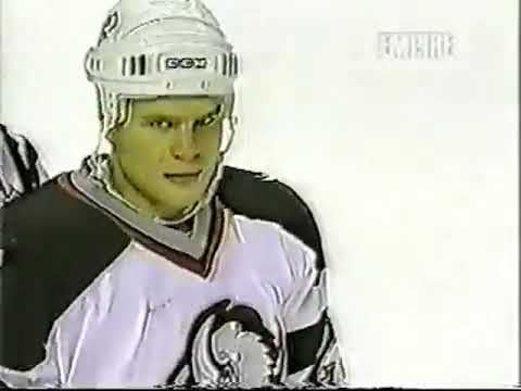 Darcy Tucker vs Vaclav Varada