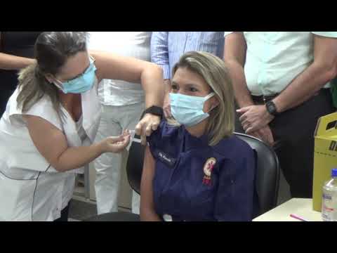 Auxiliar de enfermagem e médica são as primeiras imunizadas de Piracicaba