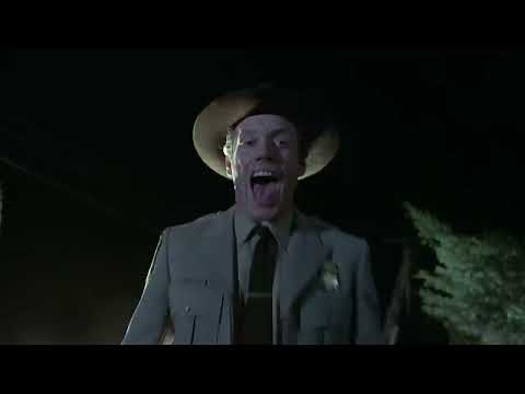 Men in Black trailer frame showing an alien confrontation in New York