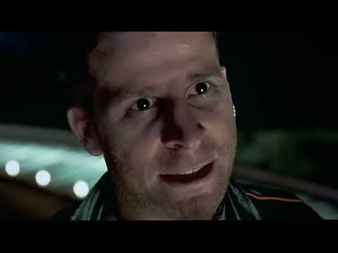 Men in Black trailer frame showing Agents in the tunnel car chase