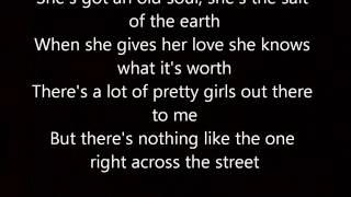 Hometown Girl Josh Turner lyrics