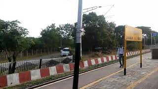 preview picture of video 'Gyneshwari Super Delux Express . . . Crossing Sewagram Railway Station, Non Stopable Stopage'