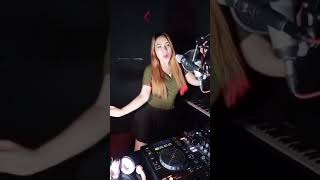 Download lagu remix cinta membawa derita by dj rere mouniqe mp3 Download lagu remix cinta membawa derita by dj rere mouniqe mp3