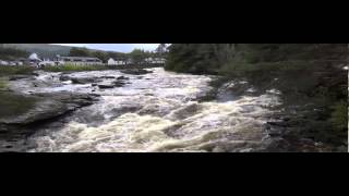 preview picture of video 'Scottish Town of Killin and Falls of Dochart in the Highlands'