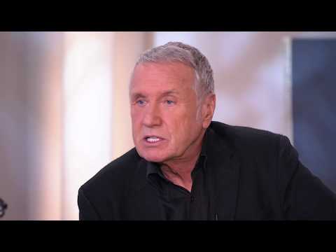 EXTRAIT - Yves Rénier évoque la dure réalité des "flics" - Thé ou Café 20/01/18