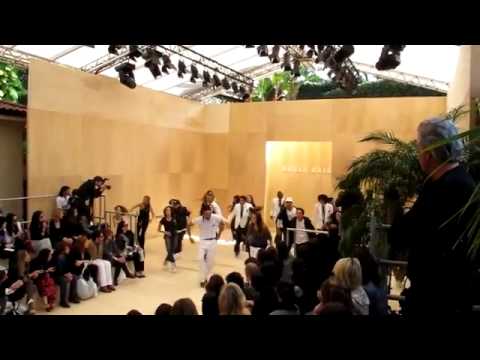 Flash Mob Desfile Paula Raia - SPFW 2011