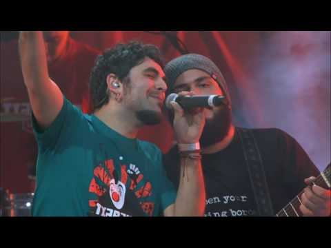 Concert "Volem acollir" - Txarango, Cheb Balowski i Feras canten "No t'adormis"