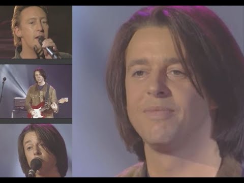Roland Orzabal singing with Julian Lennon