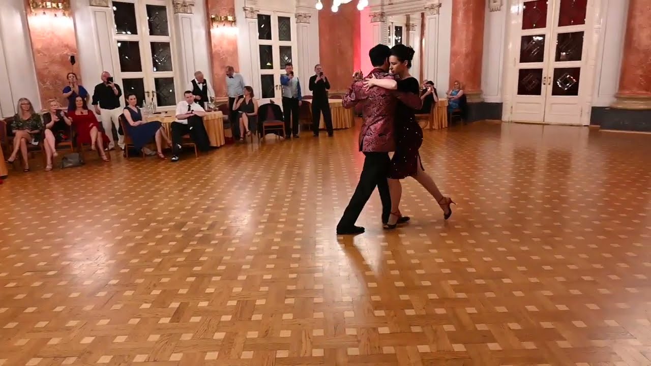 Video thumbnail for Maria Casán & Pablo Ávila: "Si yo pudiera comprender" @grandhotelrogaska2384