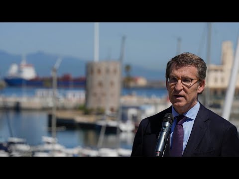 Alberto Núñez Feijóo atiende a los medios de comunicación en su visita a Ceuta